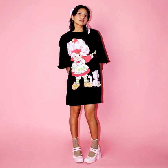 Strawberry Shortcake tshirt dress - various sizes - Picture 4 of 8